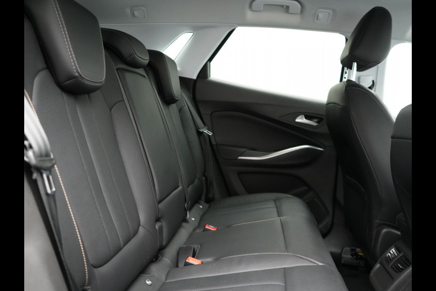 Opel Grandland Turbo 4x4 Ultimate Plug In Hybrid 300pk PHEV | Trekhaak Afneembaar | Adaptive Cruise | 360 Camera | Lederen Sportstoelen Memory & Ventilatie | Apple Carplay | Navigatie | Verwarmd Stuur & Stoel | Virtual | DAB |