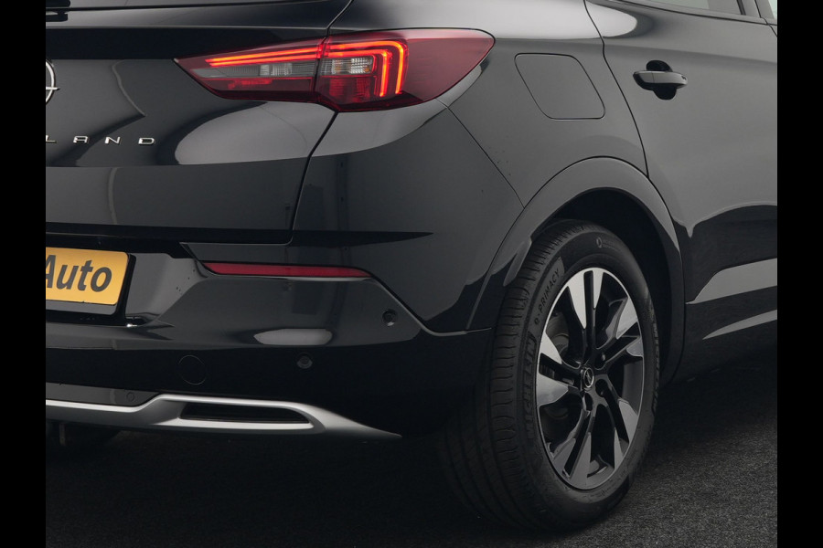 Opel Grandland Turbo 4x4 Ultimate Plug In Hybrid 300pk PHEV | Trekhaak Afneembaar | Adaptive Cruise | 360 Camera | Lederen Sportstoelen Memory & Ventilatie | Apple Carplay | Navigatie | Verwarmd Stuur & Stoel | Virtual | DAB |