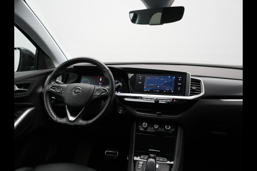 Opel Grandland Turbo 4x4 Ultimate Plug In Hybrid 300pk PHEV | Trekhaak Afneembaar | Adaptive Cruise | 360 Camera | Lederen Sportstoelen Memory & Ventilatie | Apple Carplay | Navigatie | Verwarmd Stuur & Stoel | Virtual | DAB |