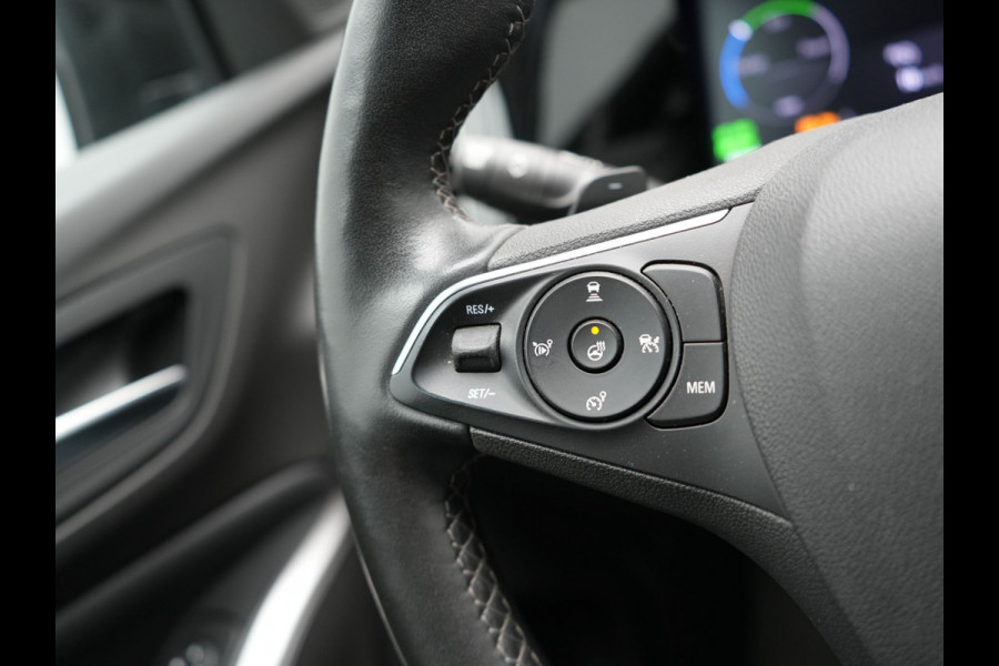 Opel Grandland Turbo 4x4 Ultimate Plug In Hybrid 300pk PHEV | Trekhaak Afneembaar | Adaptive Cruise | 360 Camera | Lederen Sportstoelen Memory & Ventilatie | Apple Carplay | Navigatie | Verwarmd Stuur & Stoel | Virtual | DAB |