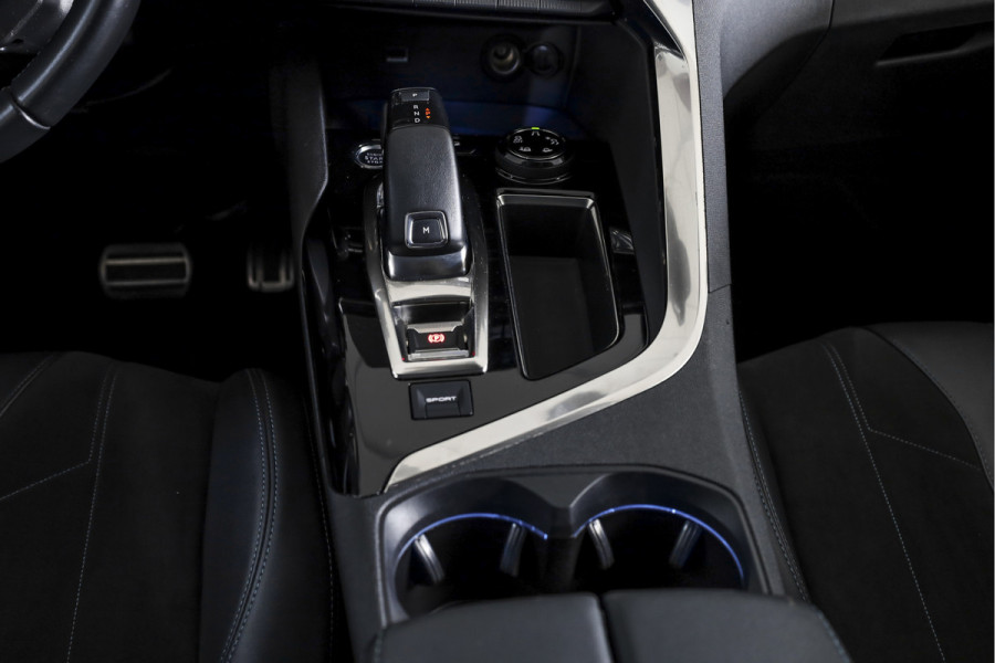 Peugeot 3008 1.2 PureTech Crossway 130 PK - Automaat | S/K-Panodak | Dig. Cockpit | Adapt. Cruise | PDC | Camera | NAV + App. Connect | ECC | Elek. Klep | DAB | LM 18" |