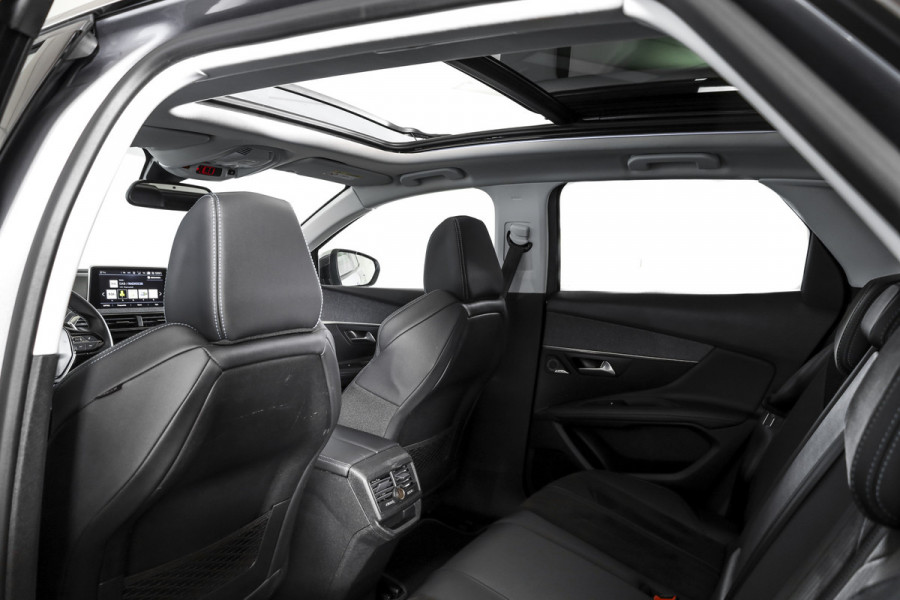 Peugeot 3008 1.2 PureTech Crossway 130 PK - Automaat | S/K-Panodak | Dig. Cockpit | Adapt. Cruise | PDC | Camera | NAV + App. Connect | ECC | Elek. Klep | DAB | LM 18" |