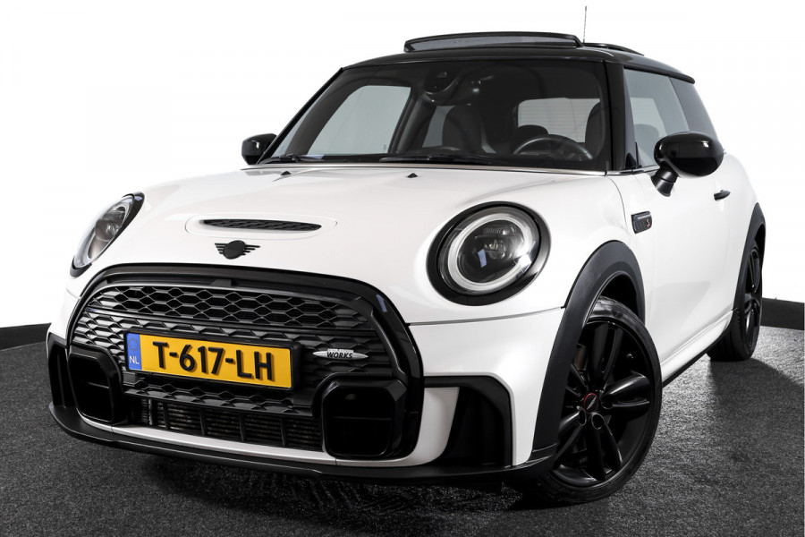 MINI Mini 2.0 Cooper S John Cooper Works 180 PK | S/K Panodak | Dig.Cockpit | Adapt.Cruise | Stoelverw. | Camera+PDC | NAV+App.Connect | Auto.Airco | LM 17" |