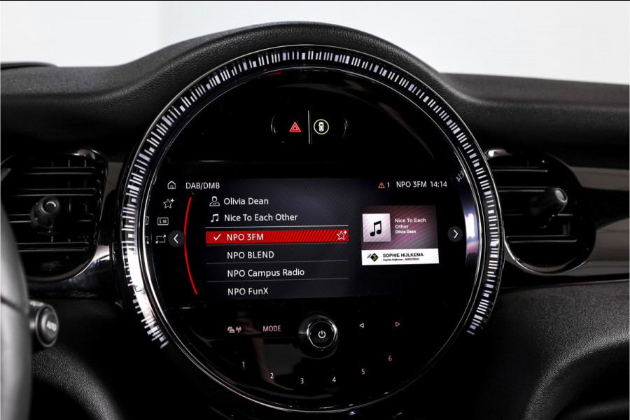 MINI Mini 2.0 Cooper S John Cooper Works 180 PK | S/K Panodak | Dig.Cockpit | Adapt.Cruise | Stoelverw. | Camera+PDC | NAV+App.Connect | Auto.Airco | LM 17" |