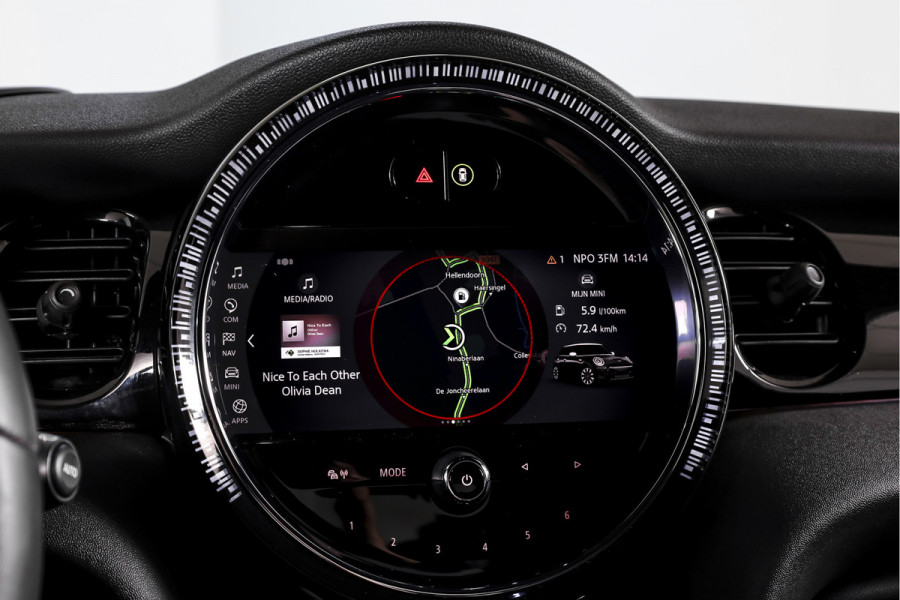 MINI Mini 2.0 Cooper S John Cooper Works 180 PK | S/K Panodak | Dig.Cockpit | Adapt.Cruise | Stoelverw. | Camera+PDC | NAV+App.Connect | Auto.Airco | LM 17" |