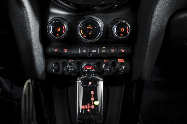 MINI Mini 2.0 Cooper S John Cooper Works 180 PK | S/K Panodak | Dig.Cockpit | Adapt.Cruise | Stoelverw. | Camera+PDC | NAV+App.Connect | Auto.Airco | LM 17" |