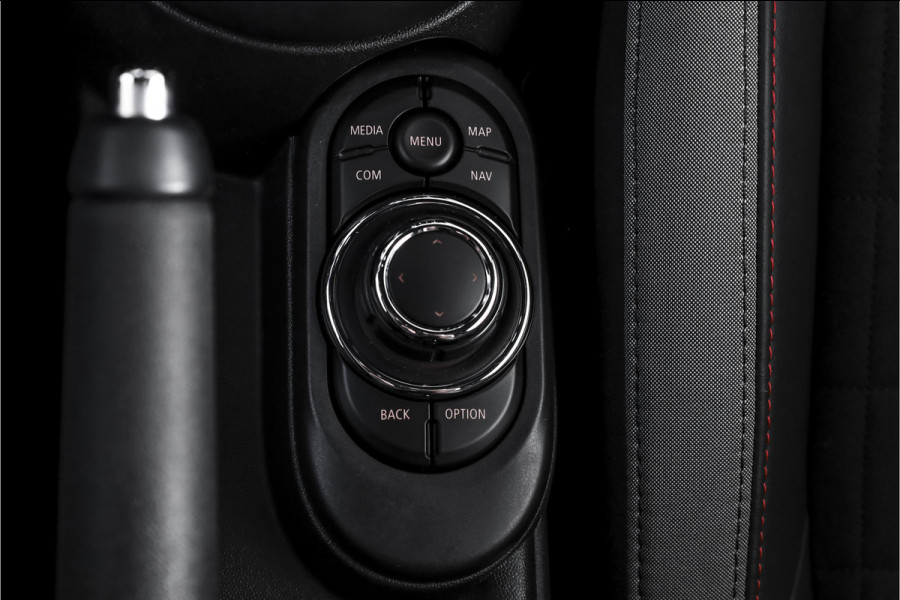 MINI Mini 2.0 Cooper S John Cooper Works 180 PK | S/K Panodak | Dig.Cockpit | Adapt.Cruise | Stoelverw. | Camera+PDC | NAV+App.Connect | Auto.Airco | LM 17" |