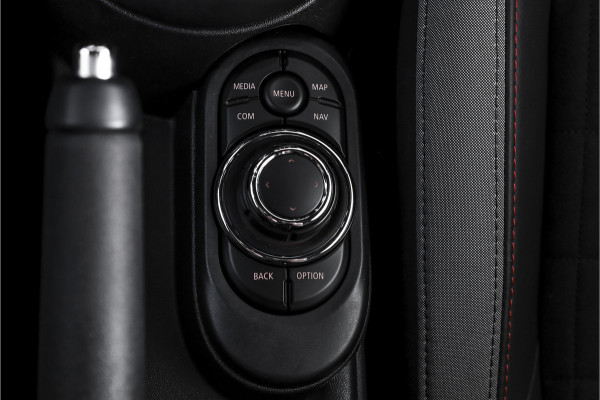 MINI Mini 2.0 Cooper S John Cooper Works 180 PK | S/K Panodak | Dig.Cockpit | Adapt.Cruise | Stoelverw. | Camera+PDC | NAV+App.Connect | Auto.Airco | LM 17" |