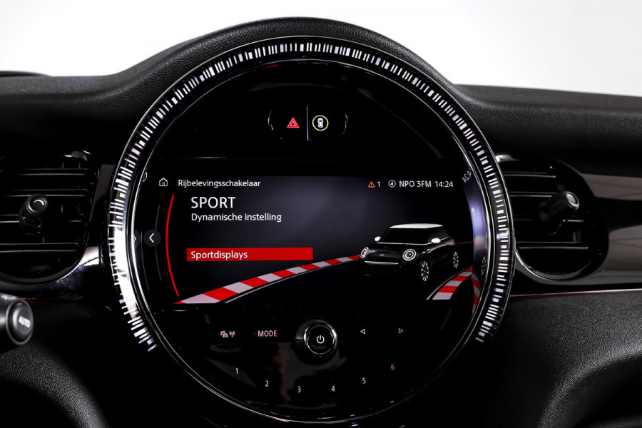 MINI Mini 2.0 Cooper S John Cooper Works 180 PK | S/K Panodak | Dig.Cockpit | Adapt.Cruise | Stoelverw. | Camera+PDC | NAV+App.Connect | Auto.Airco | LM 17" |