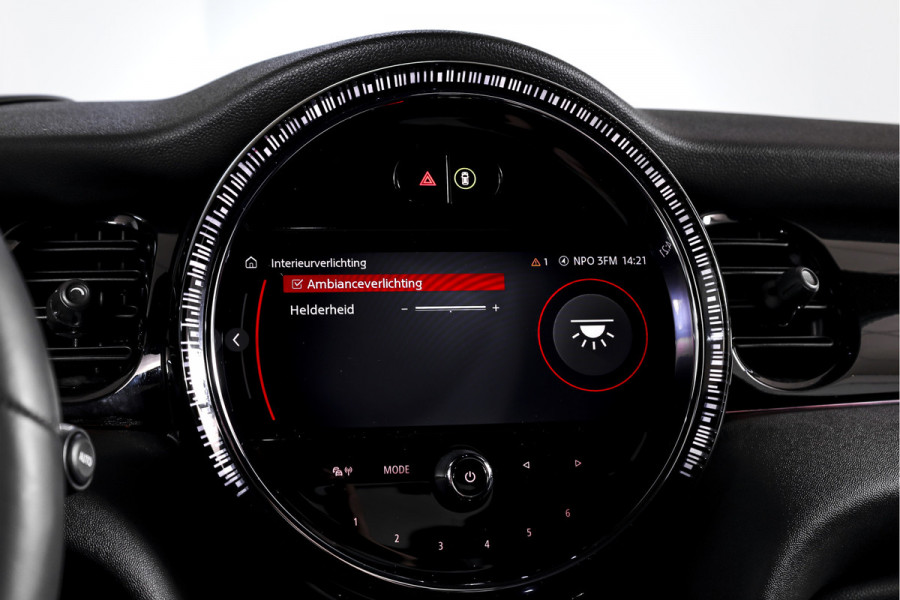 MINI Mini 2.0 Cooper S John Cooper Works 180 PK | S/K Panodak | Dig.Cockpit | Adapt.Cruise | Stoelverw. | Camera+PDC | NAV+App.Connect | Auto.Airco | LM 17" |