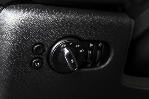 MINI Mini 2.0 Cooper S John Cooper Works 180 PK | S/K Panodak | Dig.Cockpit | Adapt.Cruise | Stoelverw. | Camera+PDC | NAV+App.Connect | Auto.Airco | LM 17" |