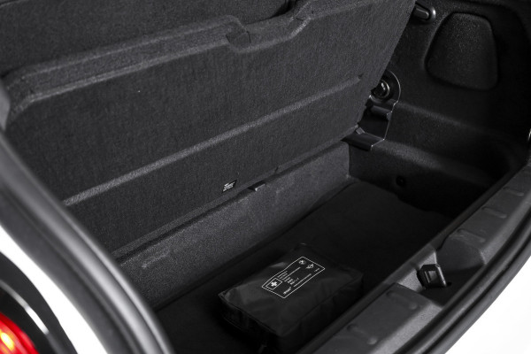 MINI Mini 2.0 Cooper S John Cooper Works 180 PK | S/K Panodak | Dig.Cockpit | Adapt.Cruise | Stoelverw. | Camera+PDC | NAV+App.Connect | Auto.Airco | LM 17" |