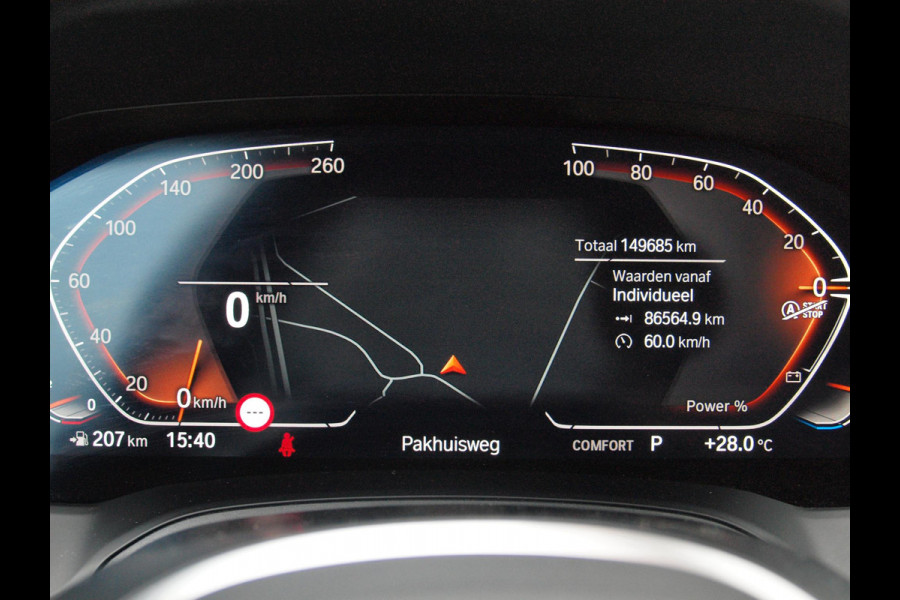 BMW 3 Serie Touring 320i Executive Edition | Sfeer Verlichting | Black Optic | Sportstoelen  | 18-Inch | NL-Auto |