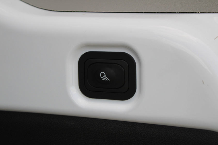 Ford Transit 350 2.0 TDCI L3H2 Trend 130pk Trend - Facelift - Xenon - Carplay - Android - Camera - Airbag Passagier - Rijklaar