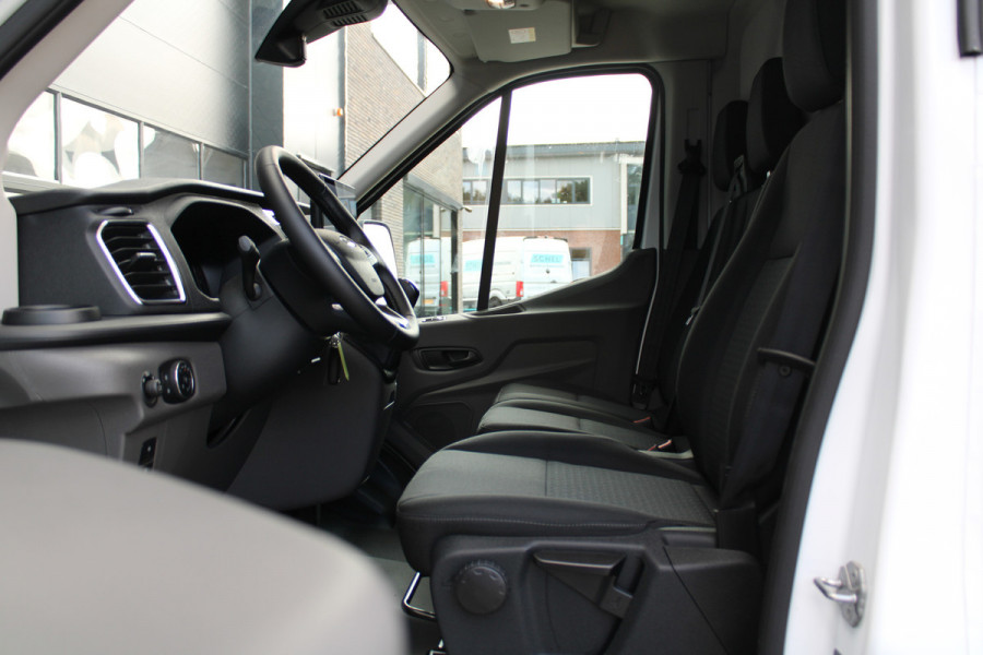 Ford Transit 350 2.0 TDCI L3H2 Trend 130pk Trend - Facelift - Xenon - Carplay - Android - Camera - Airbag Passagier - Rijklaar