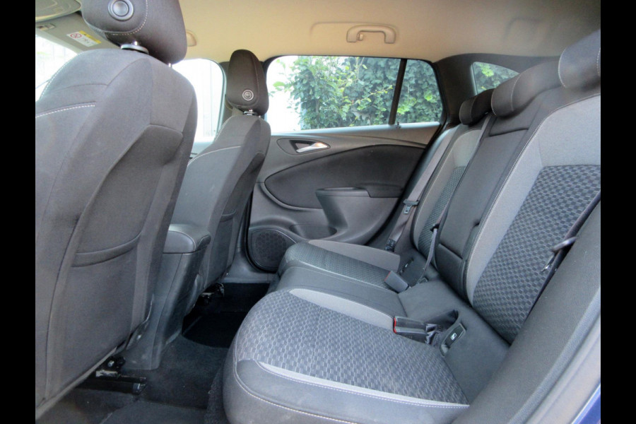 Opel Astra Sports Tourer 1.2 Edition *Navi*AGR stoelen*
