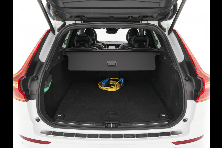 Volvo XC60 2.0 T8 Twin Engine AWD R-Design Aut. *PANO | LEATHER-MICROFIBRE | FULL-LED | BLIS | SPORTSEATS | DIGI-COCKPIT | CAMERA | NAVI-FULLMAP | LANE-ASSIST | TOWBAR | PRIVACY-GLASS | 20''ALU*