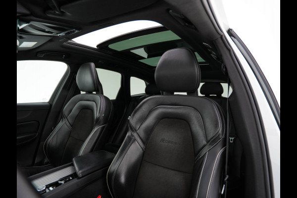 Volvo XC60 2.0 T8 Twin Engine AWD R-Design Aut. *PANO | LEATHER-MICROFIBRE | FULL-LED | BLIS | SPORTSEATS | DIGI-COCKPIT | CAMERA | NAVI-FULLMAP | LANE-ASSIST | TOWBAR | PRIVACY-GLASS | 20''ALU*