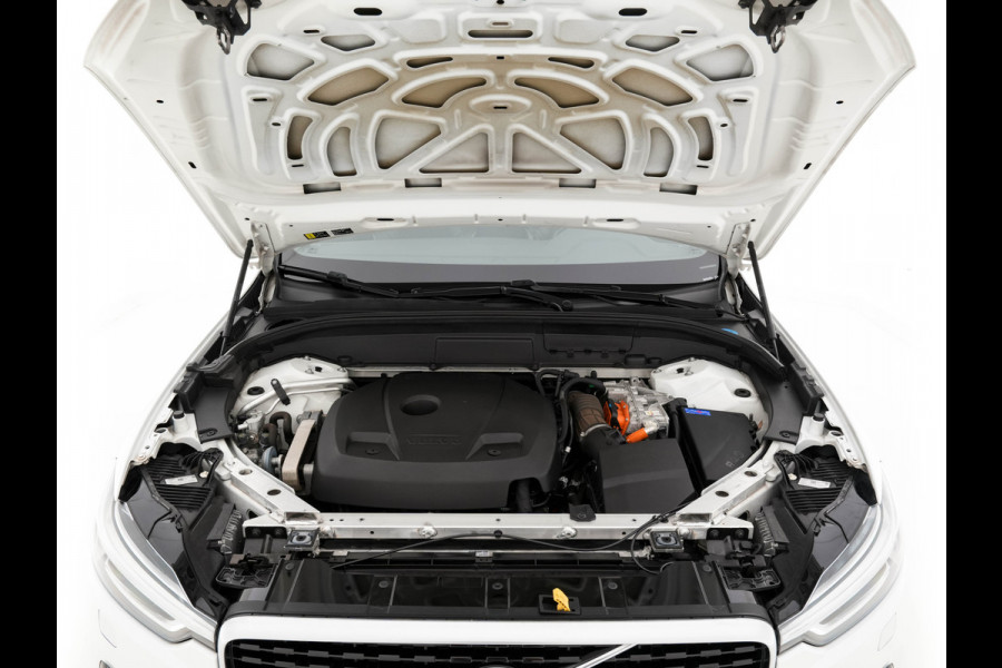 Volvo XC60 2.0 T8 Twin Engine AWD R-Design Aut. *PANO | LEATHER-MICROFIBRE | FULL-LED | BLIS | SPORTSEATS | DIGI-COCKPIT | CAMERA | NAVI-FULLMAP | LANE-ASSIST | TOWBAR | PRIVACY-GLASS | 20''ALU*