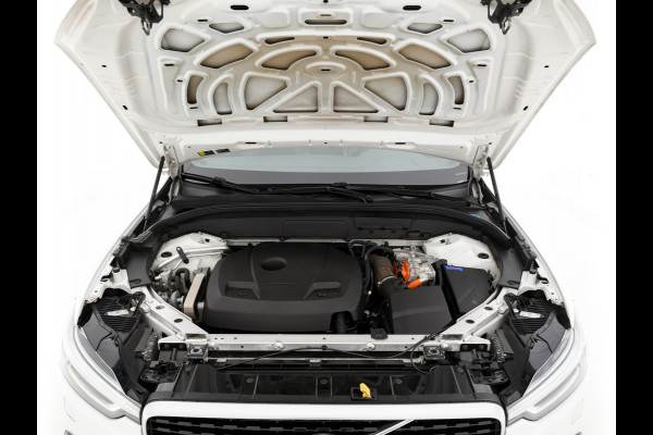 Volvo XC60 2.0 T8 Twin Engine AWD R-Design Aut. *PANO | LEATHER-MICROFIBRE | FULL-LED | BLIS | SPORTSEATS | DIGI-COCKPIT | CAMERA | NAVI-FULLMAP | LANE-ASSIST | TOWBAR | PRIVACY-GLASS | 20''ALU*