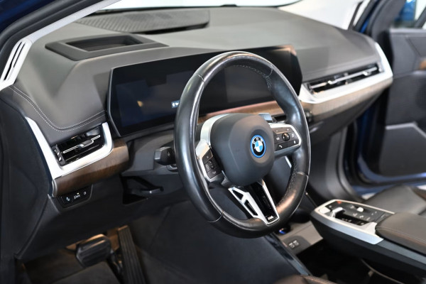 BMW 2 Serie Active Tourer 225e xDrive LUXURY ** LED, NAVI+, LEDER, PANORAMA, TREKH, DRIV. ASS+, 17-inch LMV ** 1e EIG - UNFALLFREI ** ** INFORMEER OOK NAAR ONZE AANTREKKELIJKE FINANCIAL-LEASE TARIEVEN **