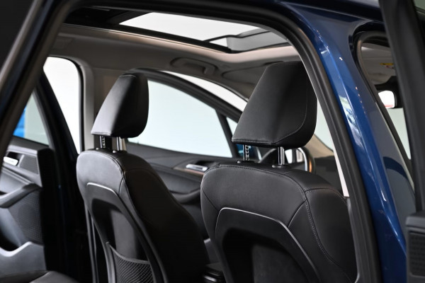 BMW 2 Serie Active Tourer 225e xDrive LUXURY ** LED, NAVI+, LEDER, PANORAMA, TREKH, DRIV. ASS+, 17-inch LMV ** 1e EIG - UNFALLFREI ** ** INFORMEER OOK NAAR ONZE AANTREKKELIJKE FINANCIAL-LEASE TARIEVEN **