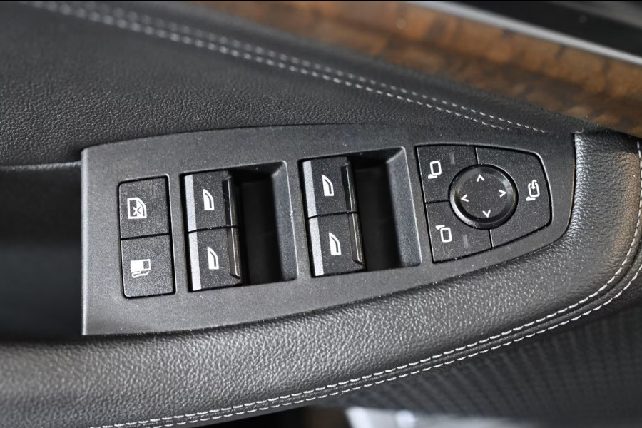 BMW 2 Serie Active Tourer 225e xDrive LUXURY ** LED, NAVI+, LEDER, PANORAMA, TREKH, DRIV. ASS+, 17-inch LMV ** 1e EIG - UNFALLFREI ** ** INFORMEER OOK NAAR ONZE AANTREKKELIJKE FINANCIAL-LEASE TARIEVEN **
