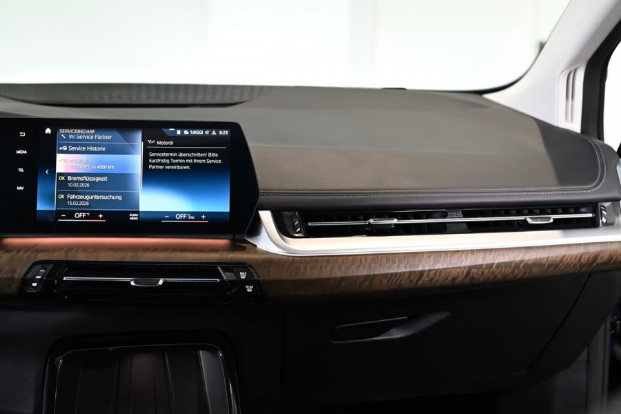 BMW 2 Serie Active Tourer 225e xDrive LUXURY ** LED, NAVI+, LEDER, PANORAMA, TREKH, DRIV. ASS+, 17-inch LMV ** 1e EIG - UNFALLFREI ** ** INFORMEER OOK NAAR ONZE AANTREKKELIJKE FINANCIAL-LEASE TARIEVEN **