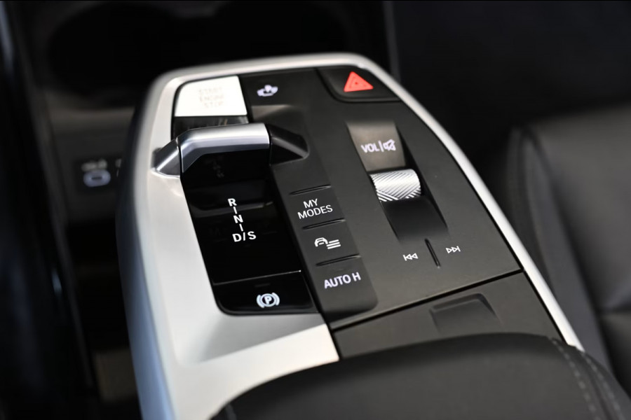 BMW 2 Serie Active Tourer 225e xDrive LUXURY ** LED, NAVI+, LEDER, PANORAMA, TREKH, DRIV. ASS+, 17-inch LMV ** 1e EIG - UNFALLFREI ** ** INFORMEER OOK NAAR ONZE AANTREKKELIJKE FINANCIAL-LEASE TARIEVEN **