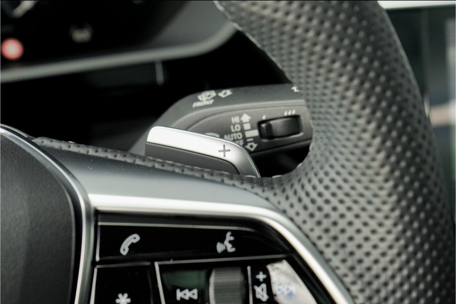 Audi Q8 e-tron 55 Quattro S Edition 115 kWh Pano Leer 360° Camera Trekhaak 22"