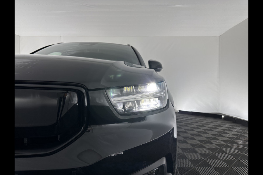 Volvo XC40 Recharge P8 AWD R-Design [ 3-Fase ] (INCL-BTW) *HEATPUMP | LEATHER-ALCANTARA | DIGI-COCKPIT | FULL-LED | PREMIUM-AUDIO | TOP-VIEW | CARPLAY | NAVI-FULLMAP | ECC | PDC | HEATED-SPORTSEATS | BLIS | PRIVACY-GLASS | 19''ALU *