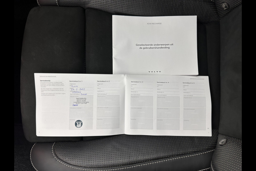 Volvo XC40 Recharge P8 AWD R-Design [ 3-Fase ] (INCL-BTW) *HEATPUMP | LEATHER-ALCANTARA | DIGI-COCKPIT | FULL-LED | PREMIUM-AUDIO | TOP-VIEW | CARPLAY | NAVI-FULLMAP | ECC | PDC | HEATED-SPORTSEATS | BLIS | PRIVACY-GLASS | 19''ALU *