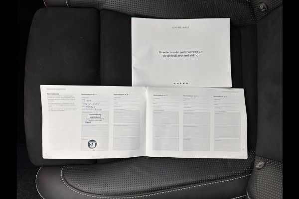 Volvo XC40 Recharge P8 AWD R-Design [ 3-Fase ] (INCL-BTW) *HEATPUMP | LEATHER-ALCANTARA | DIGI-COCKPIT | FULL-LED | PREMIUM-AUDIO | TOP-VIEW | CARPLAY | NAVI-FULLMAP | ECC | PDC | HEATED-SPORTSEATS | BLIS | PRIVACY-GLASS | 19''ALU *