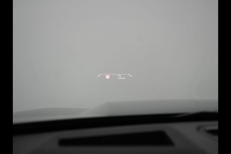 BMW X1 xDrive25e M-Sport Plug in Hybrid 245pk Dealer O.H | PHEV | Adaptive Cruise | Head-up Display | 360 Camera | Harman Kardon | Carplay | Lederen Sportstoelen Verwarmd | Sfeerverlichting |