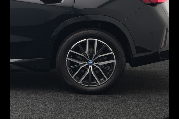 BMW X1 xDrive25e M-Sport Plug in Hybrid 245pk Dealer O.H | PHEV | Adaptive Cruise | Head-up Display | 360 Camera | Harman Kardon | Carplay | Lederen Sportstoelen Verwarmd | Sfeerverlichting |