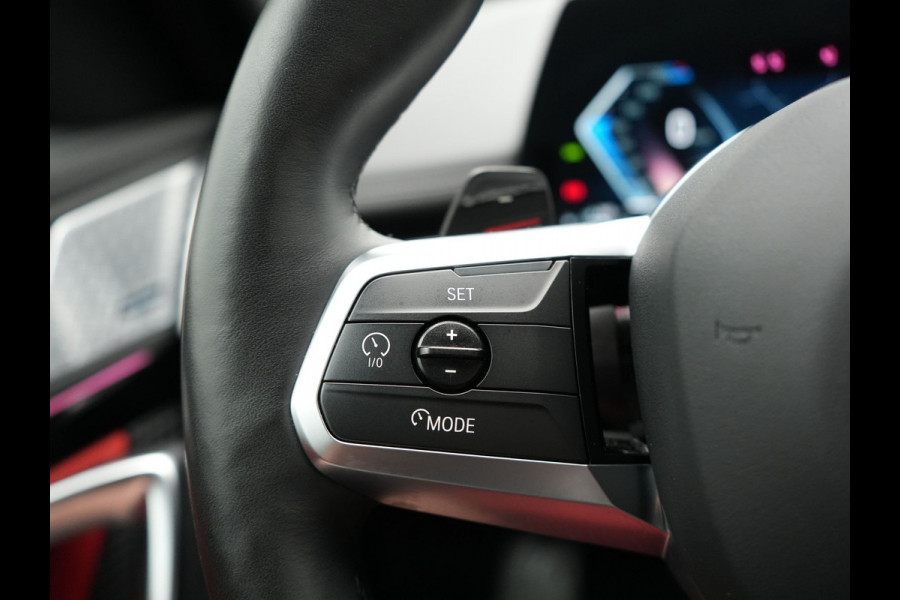 BMW X1 xDrive25e M-Sport Plug in Hybrid 245pk Dealer O.H | PHEV | Adaptive Cruise | Head-up Display | 360 Camera | Harman Kardon | Carplay | Lederen Sportstoelen Verwarmd | Sfeerverlichting |