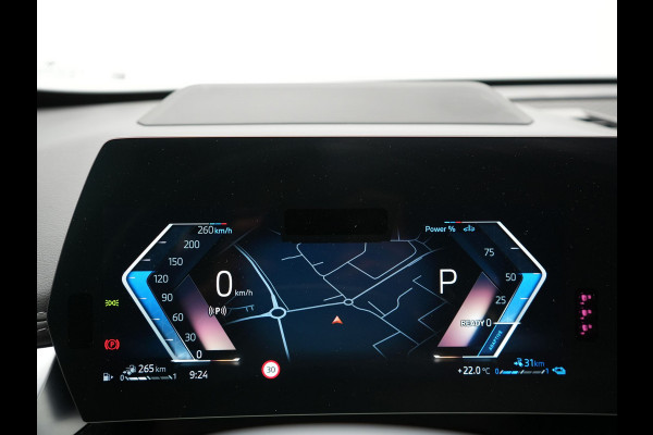 BMW X1 xDrive25e M-Sport Plug in Hybrid 245pk Dealer O.H | PHEV | Adaptive Cruise | Head-up Display | 360 Camera | Harman Kardon | Carplay | Lederen Sportstoelen Verwarmd | Sfeerverlichting |