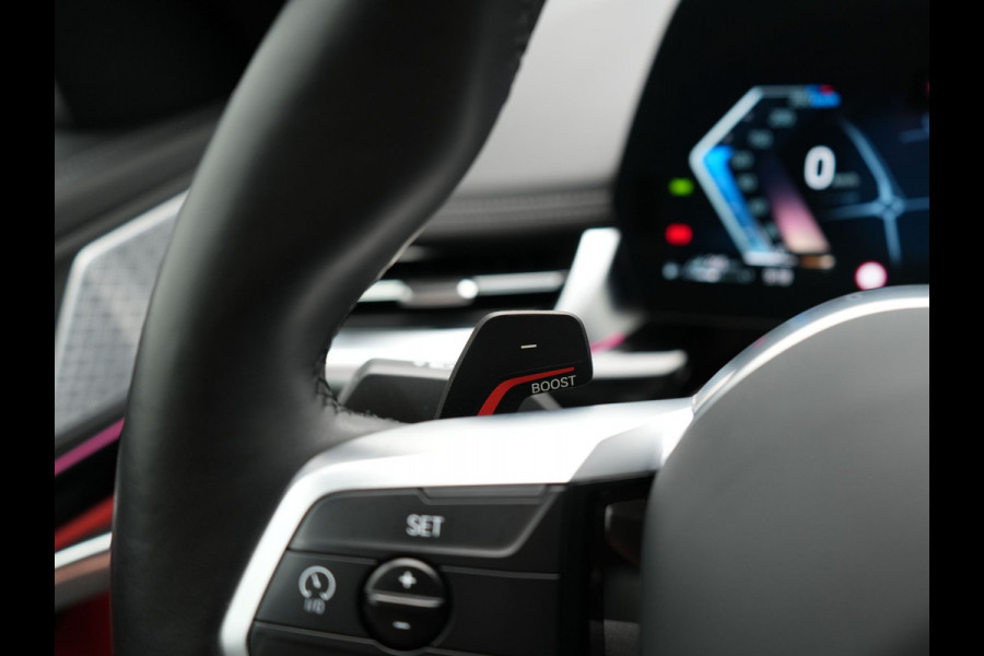 BMW X1 xDrive25e M-Sport Plug in Hybrid 245pk Dealer O.H | PHEV | Adaptive Cruise | Head-up Display | 360 Camera | Harman Kardon | Carplay | Lederen Sportstoelen Verwarmd | Sfeerverlichting |