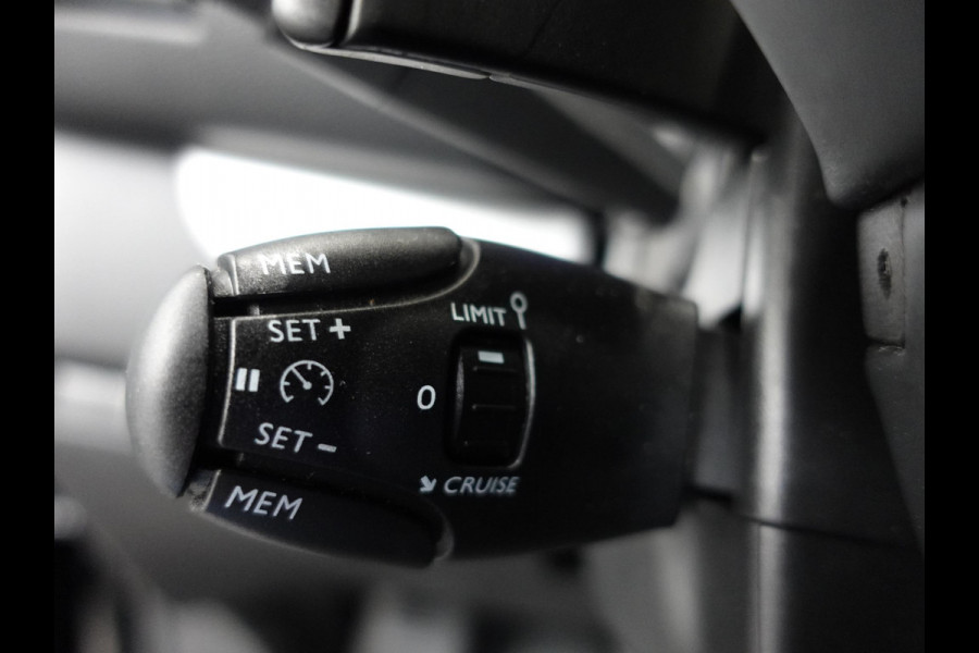 Opel Vivaro 2.0 CDTI 145PK L3 Automaat Navigatie Carplay Trekhaak Sidebars Airco Cruise control