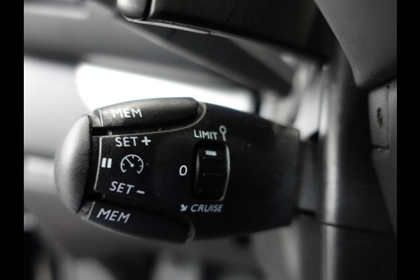 Opel Vivaro 2.0 CDTI 145PK L3 Automaat Navigatie Carplay Trekhaak Sidebars Airco Cruise control