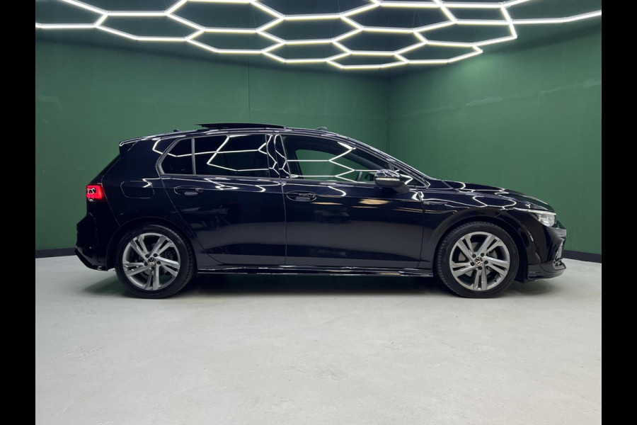 Volkswagen Golf 1.5 eTSI R-Line Camera | IQ | Pano | Sfeer