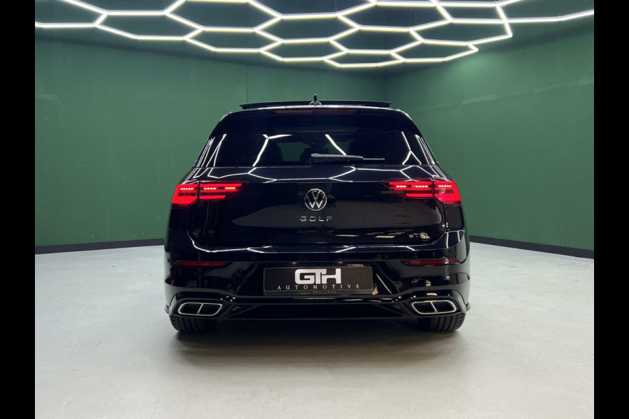 Volkswagen Golf 1.5 eTSI R-Line Camera | IQ | Pano | Sfeer