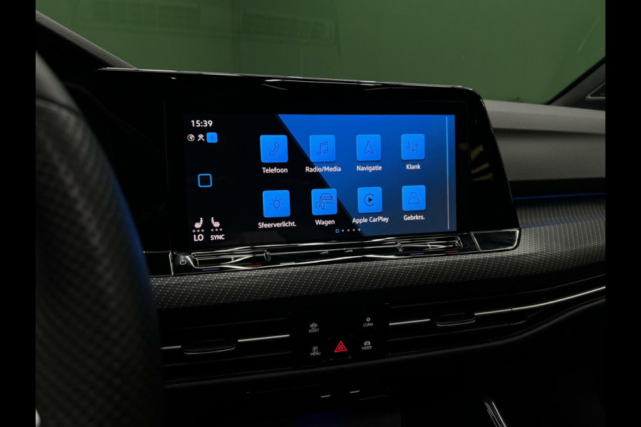 Volkswagen Golf 1.5 eTSI R-Line Camera | IQ | Pano | Sfeer
