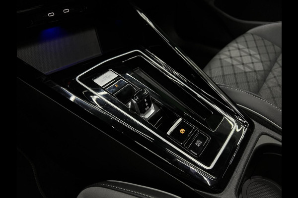 Volkswagen Golf 1.5 eTSI R-Line Camera | IQ | Pano | Sfeer