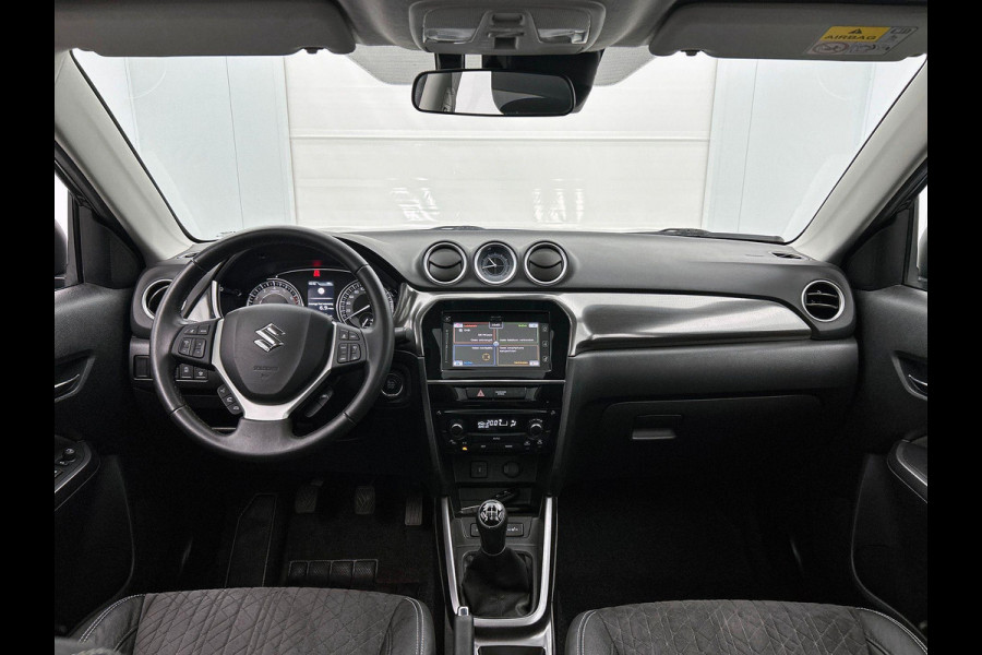Suzuki Vitara 1.0 Boosterjet Stijl PANORAMADAK CAMERA TREKHAAK
