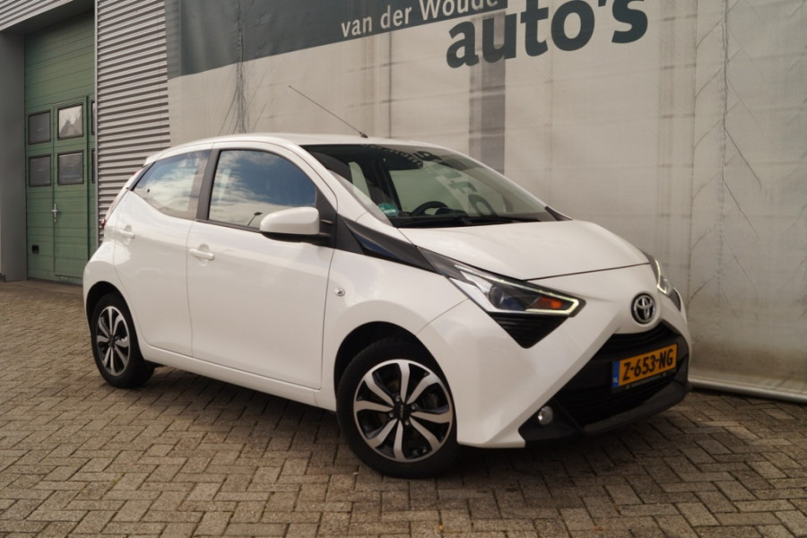 Toyota Aygo 1.0 VVT-i X-Fun Club -AIRCO-CAM-LMV-LED-