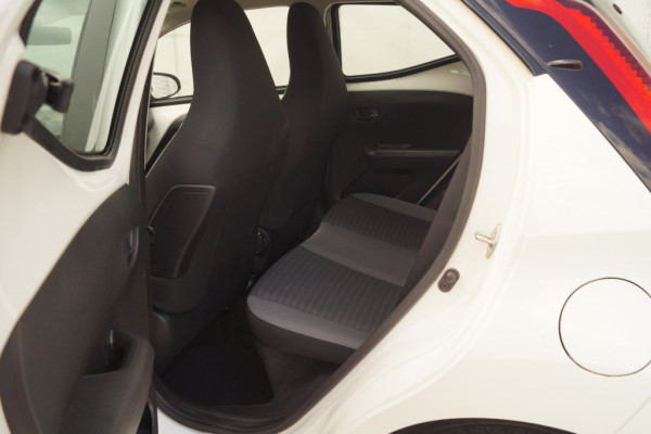 Toyota Aygo 1.0 VVT-i X-Fun Club -AIRCO-CAM-LMV-LED-