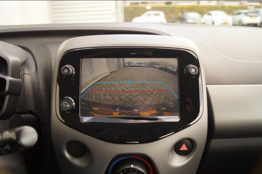 Toyota Aygo 1.0 VVT-i X-Fun Club -AIRCO-CAM-LMV-LED-