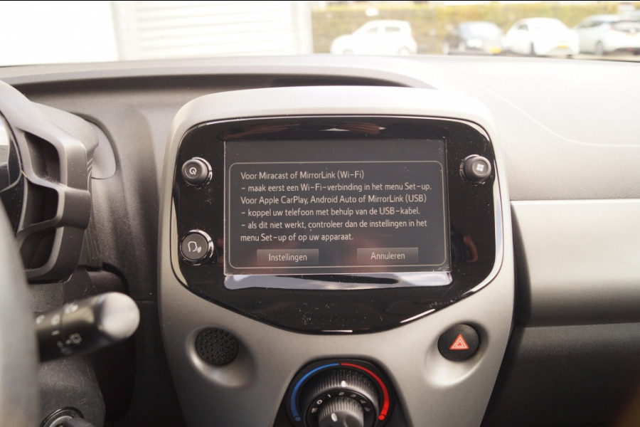 Toyota Aygo 1.0 VVT-i X-Fun Club -AIRCO-CAM-LMV-LED-