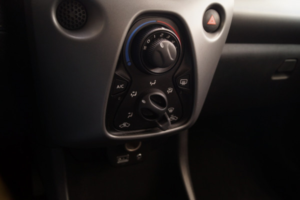 Toyota Aygo 1.0 VVT-i X-Fun Club -AIRCO-CAM-LMV-LED-